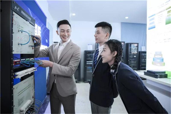 武汉新华电脑学校