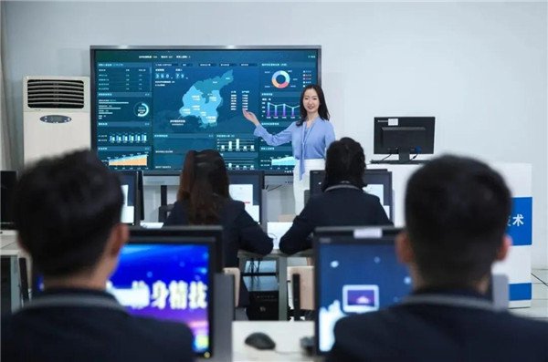 武汉新华电脑学校