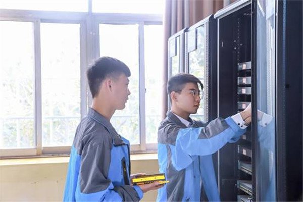 武汉新华电脑学校