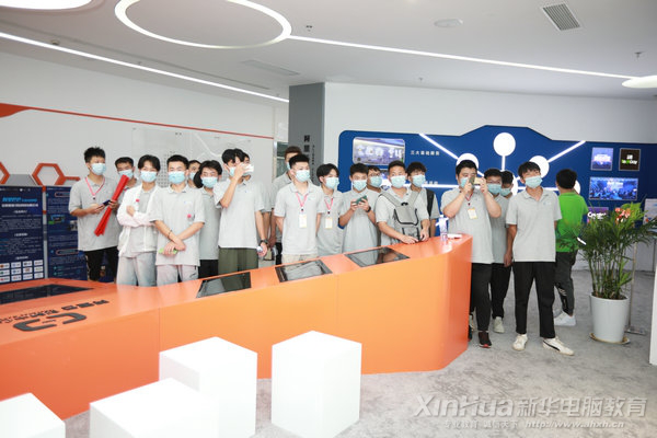 武汉新华电脑学校