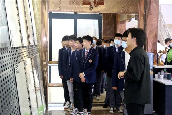 武汉亚博网导航电脑学校
