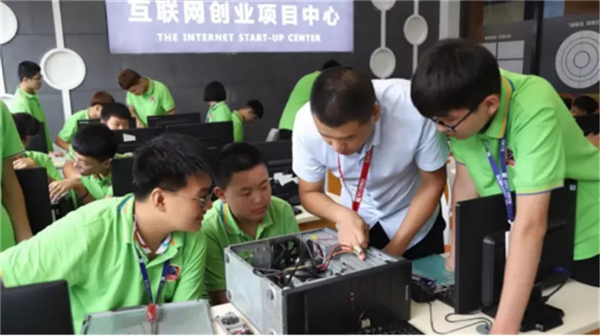 武汉新华电脑学校