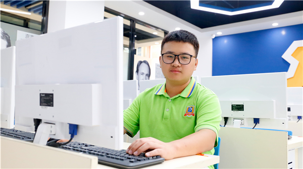 武汉亚博网导航电脑学校