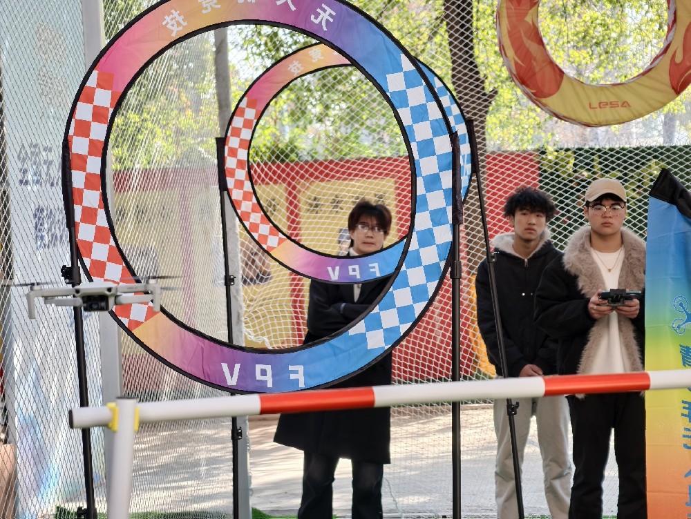 为什么学无人机专业要到武汉新华？