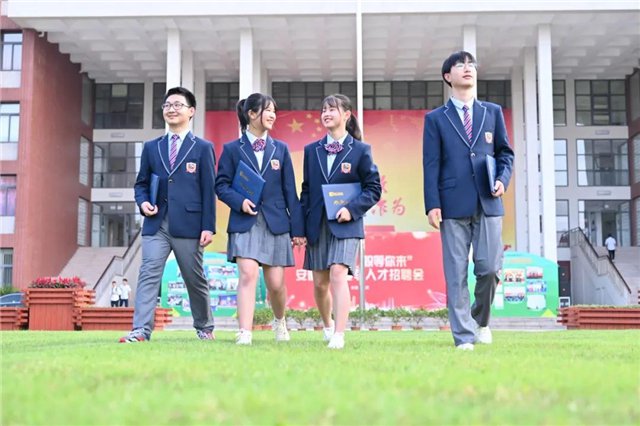 武汉亚博网导航电脑学校