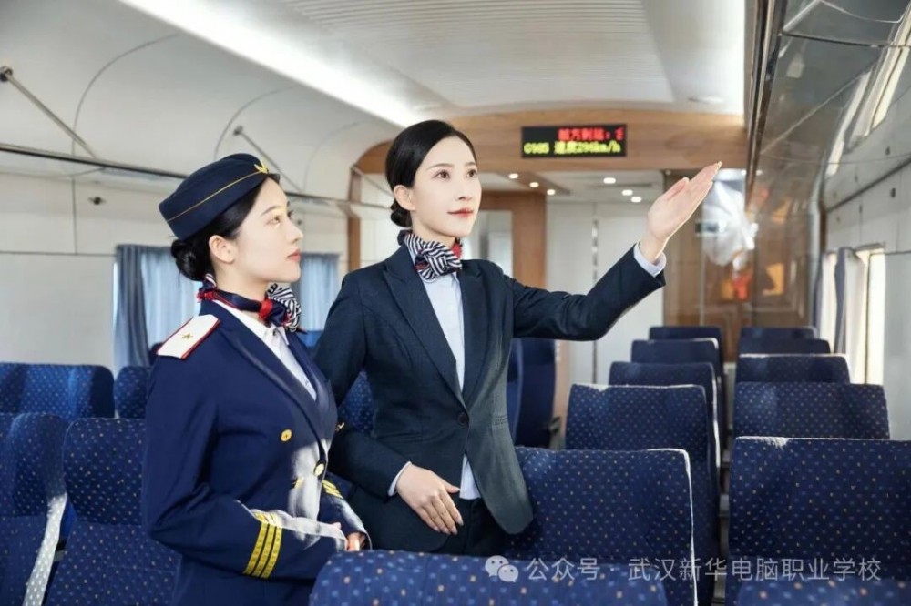 近日，人力资源社会保障部正式发布第八批新职业名录，集中推出11个全新职业、23个全新工种，全面覆盖人工智能、智能机器人、低空经济、数字孪生、高端现代服务等前沿领域。新一轮职业赛道的更新升级，不仅刷新了国内就业市场格局，也为广大学子择校选专业、规划职业发展指明了清晰方向。本次发布的新职业阵容极具时代特征，