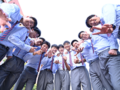 在武汉，初高中毕业的男生学什么专业比较有前途？
